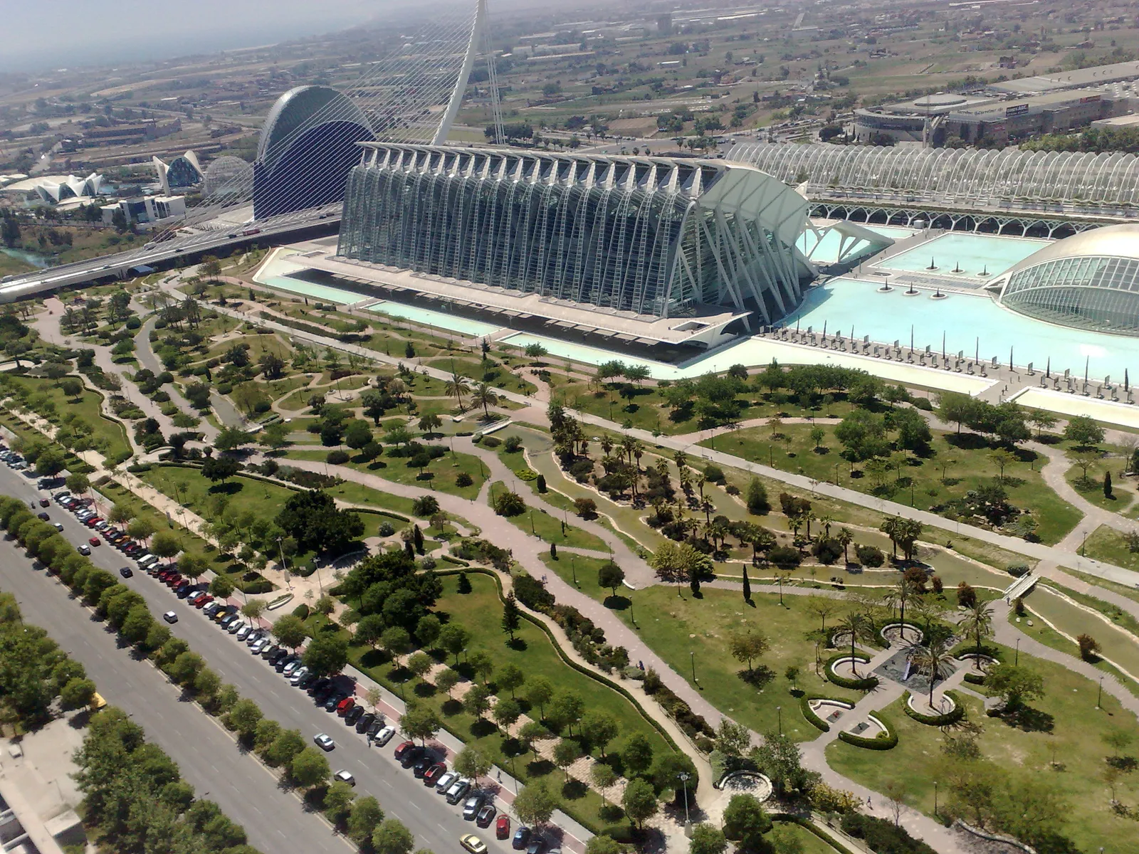 Aerial view of the Ciutat de les Arts i les Ciències complex and the Turia park in Valencia.